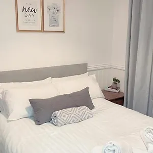 Avril By Citynest1 Apartment
